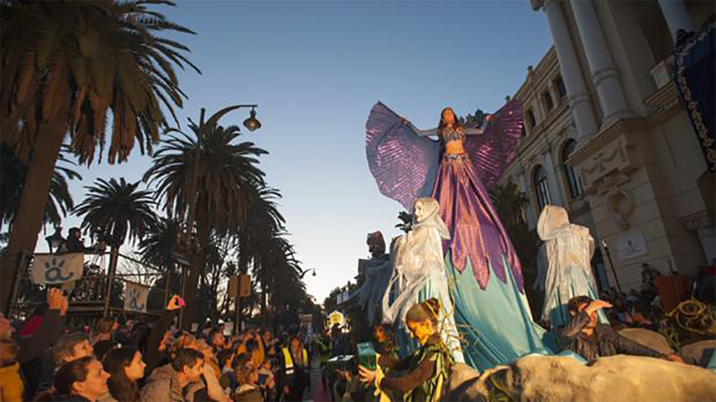 Ver la cabalgata de los Reyes Magos - Planes de Navidad en Málaga
