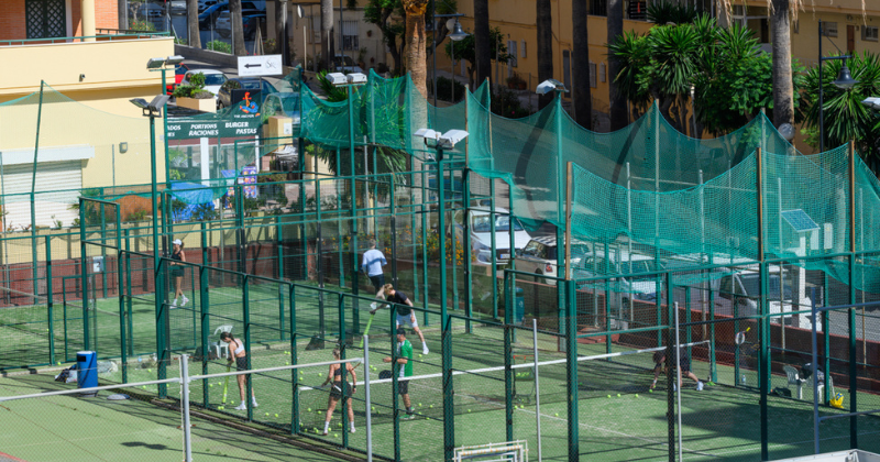 servicio psitas de padel y tenis fuengirola park